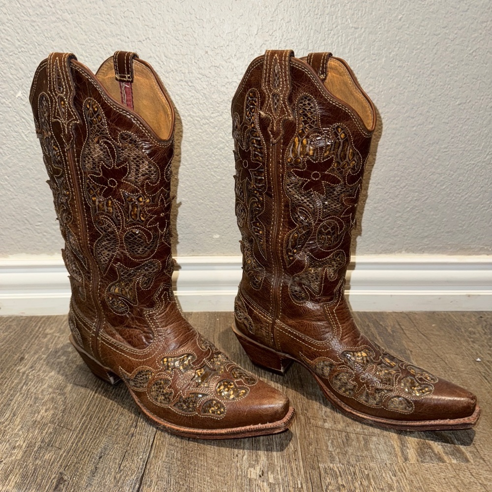 Twisted X Snip Toe Brown Embroidered Cowboy Boots